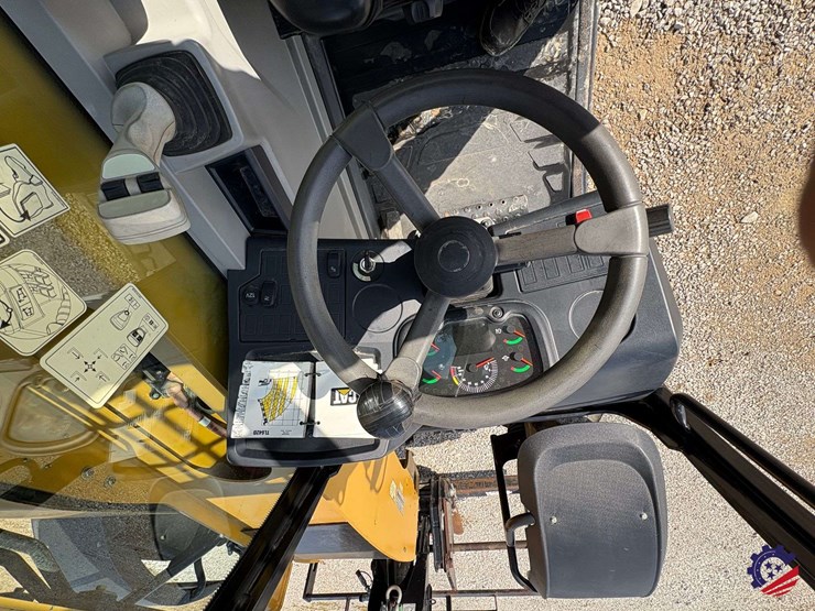 2019-caterpillar-tl642d-image-48