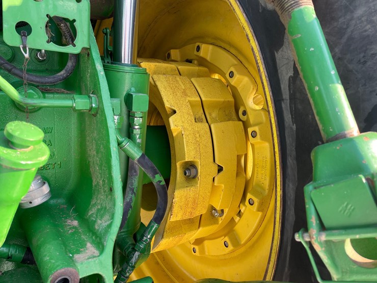 2012-john-deere-8235r-image-12