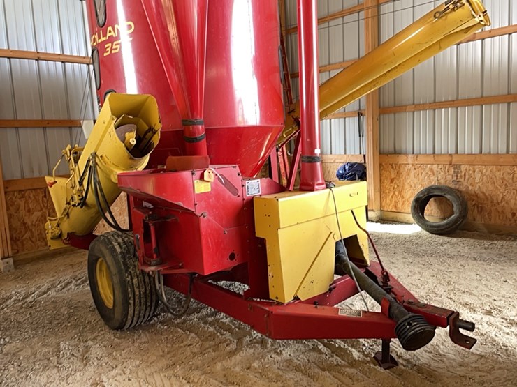 new-holland-355-image-13