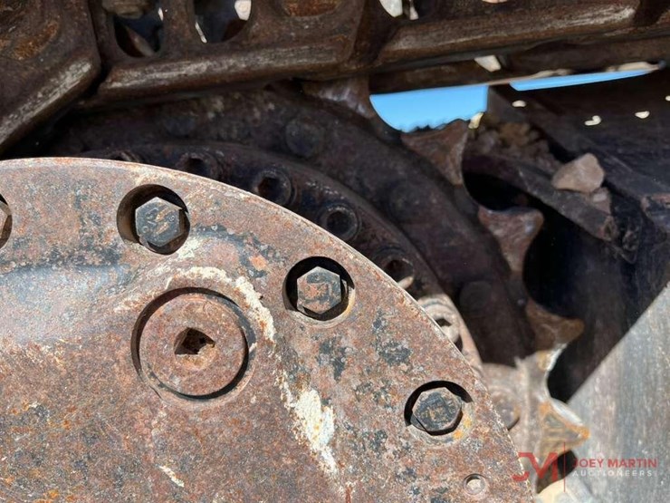 2019-caterpillar-320-image-7