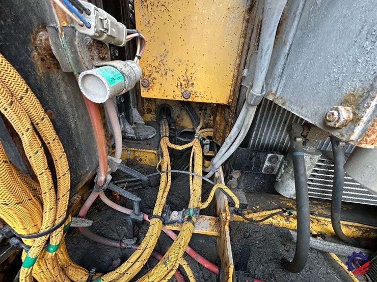 2017-caterpillar-318fl-image-91