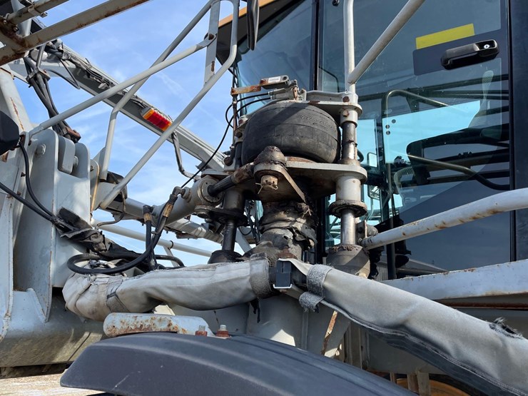 2004-hagie-sts10-image-5