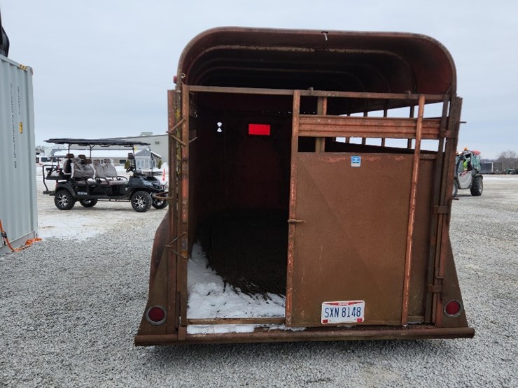 14'-tandem-axle-livestock-trailer-image-6