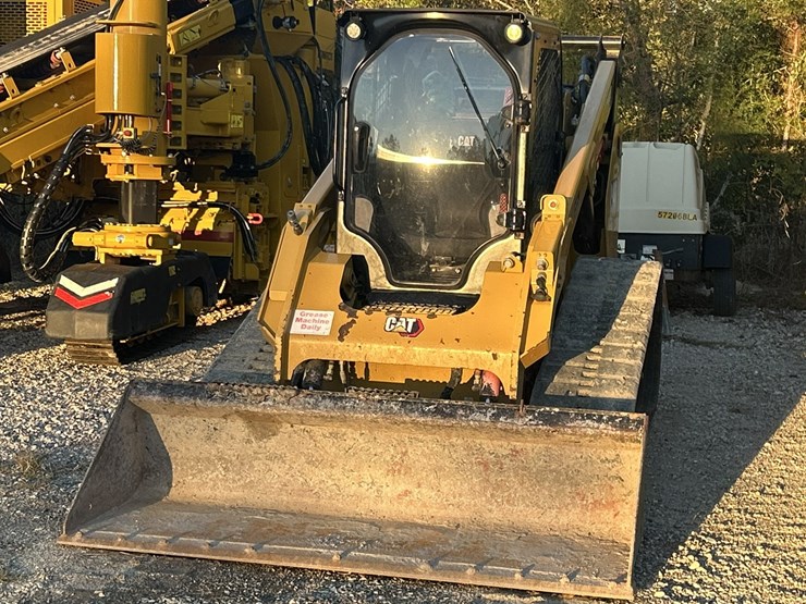 2022-caterpillar-299d3-image-4