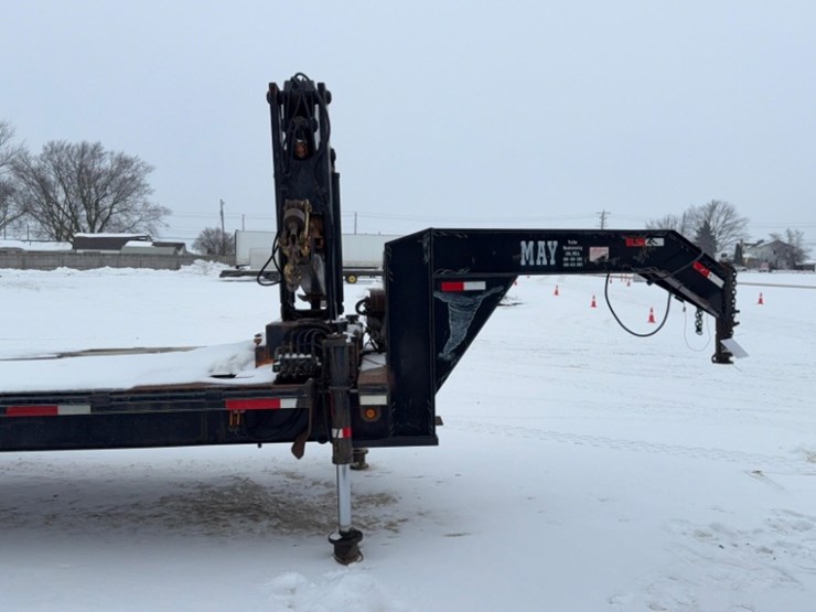 may-gooseneck-trailer,-14,000#-capacity,-no-ramps,-knuckle-boom-lift-on-front-vin#-4c8gs2629ya003492-image-2