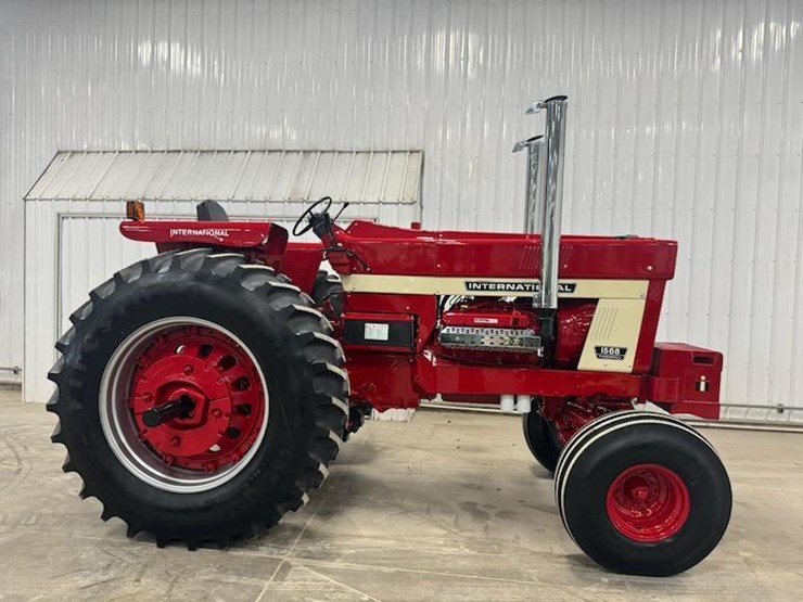 tag-#-,-1974-ih-1568-v8-diesel-tractor*-image-4