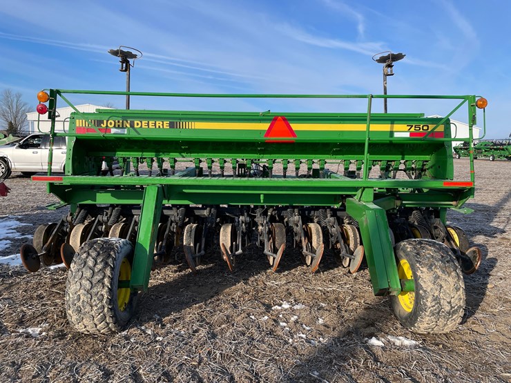 john-deere-750-image-14