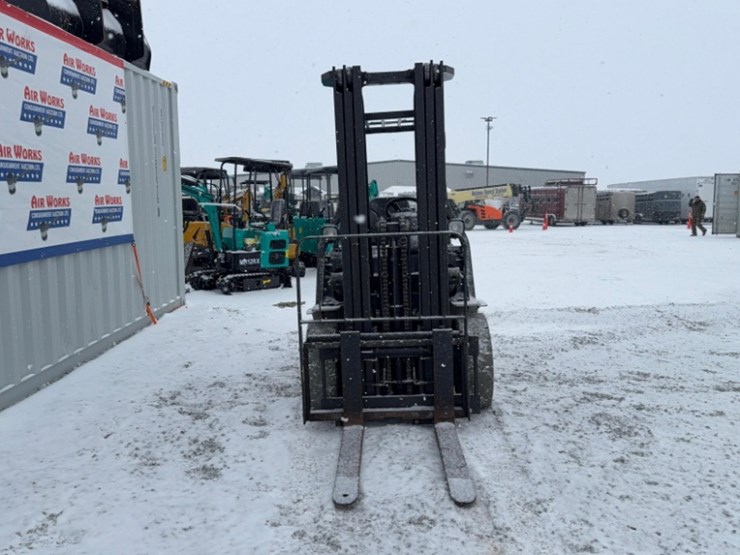 nissan-model-60-sn#-f811013-15,237hrs-40"-forks-image-19