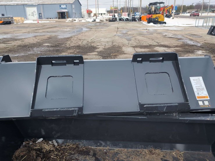 (1)-wolverine-72"-skid-steer-track-duty-bucket-tdb-11-72w-image-2