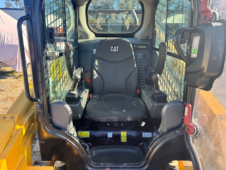 2023-caterpillar-299d3-image-10