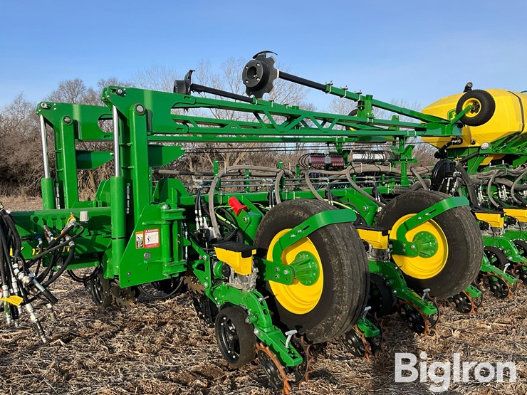 2024-john-deere-1775nt-image-9