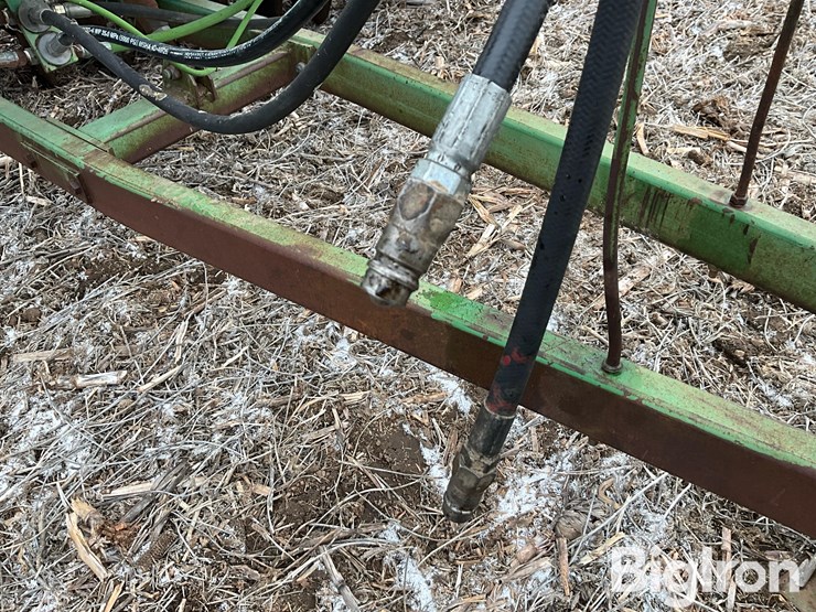 john-deere-235-image-15