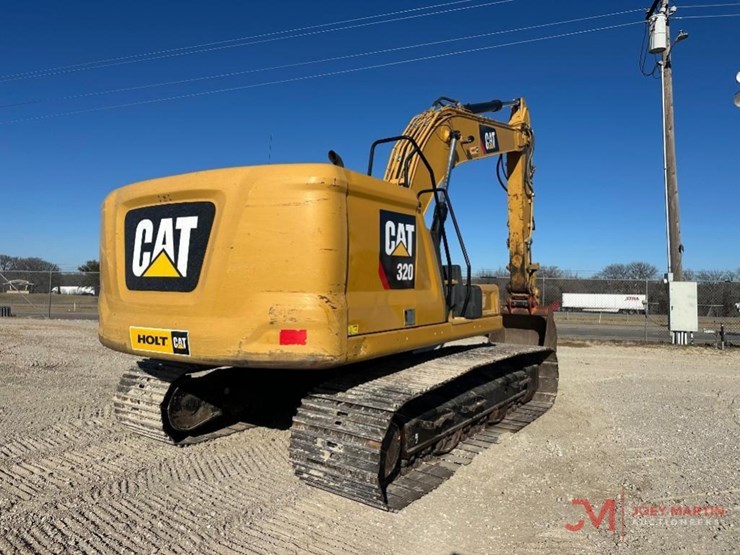 2019-caterpillar-320-image-5