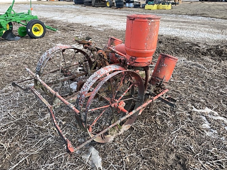 tag-#388,-ji-case-2-row-antique-corn-planter-image-4