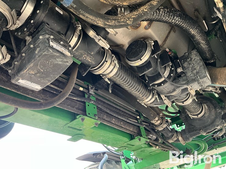 2022-john-deere-412r-image-17