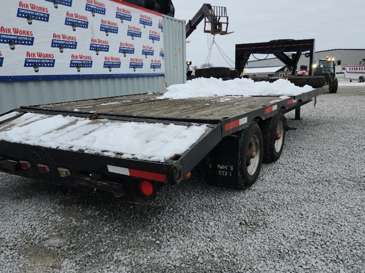 gooseneck-trailer,-17'6"-deck,-2'-dovetail,-3-axle-image-6