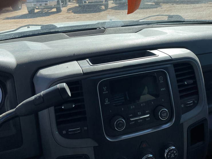 2016-dodge-2500-image-12