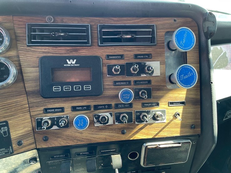 1996-western-star-4900-image-26