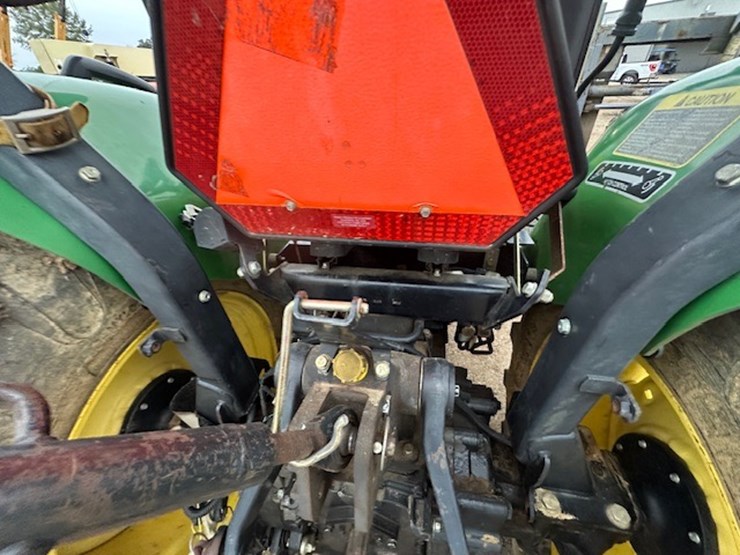 john-deere-4105-image-16