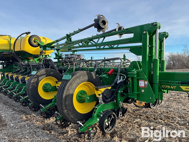 2024-john-deere-1775nt-image-17