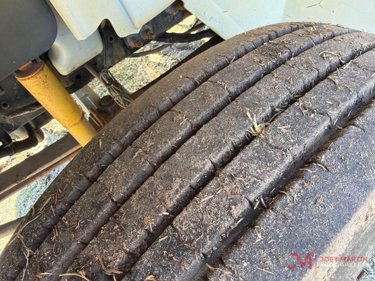 2003-international-durastar-4300-image-9