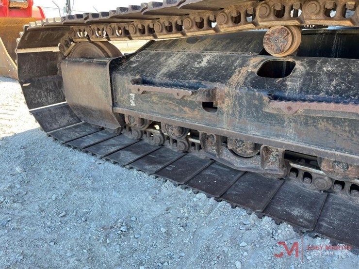 2019-caterpillar-320-image-15