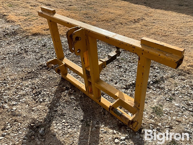 value-eng-3-pt-receiver-hitch-attachment/head-carrier-image-5