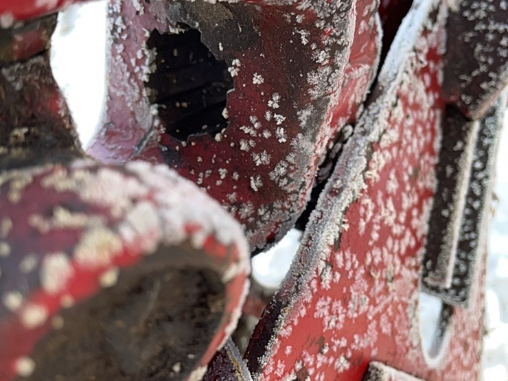 new-holland-354-image-15