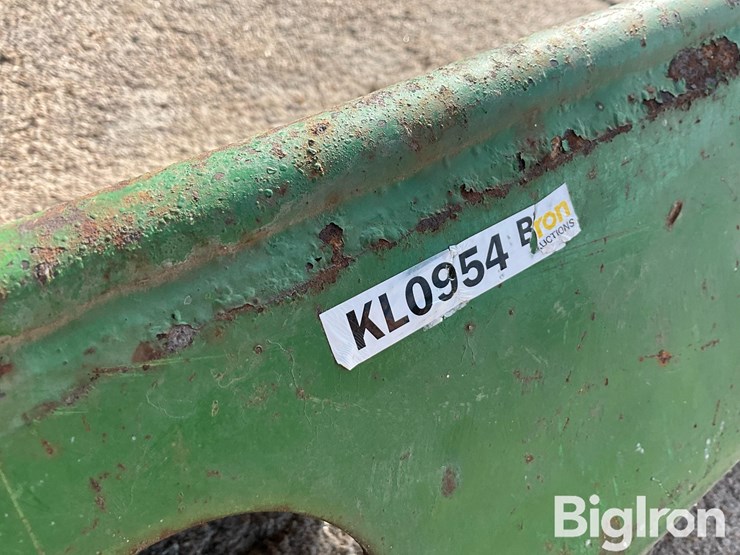 john-deere-tractor-front-weight-bracket-image-12