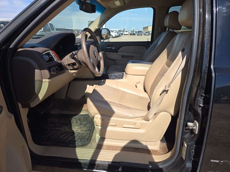 2011-gmc-yukon-xl-image-13