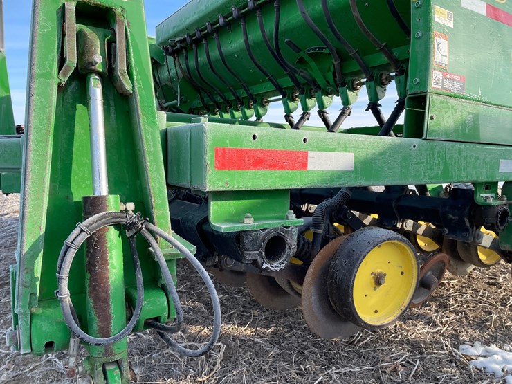 john-deere-750-image-8