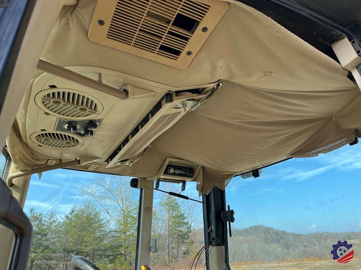 john-deere-6405-image-36