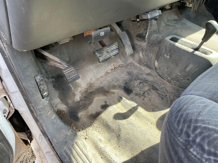 2007-chevrolet-3500-image-16