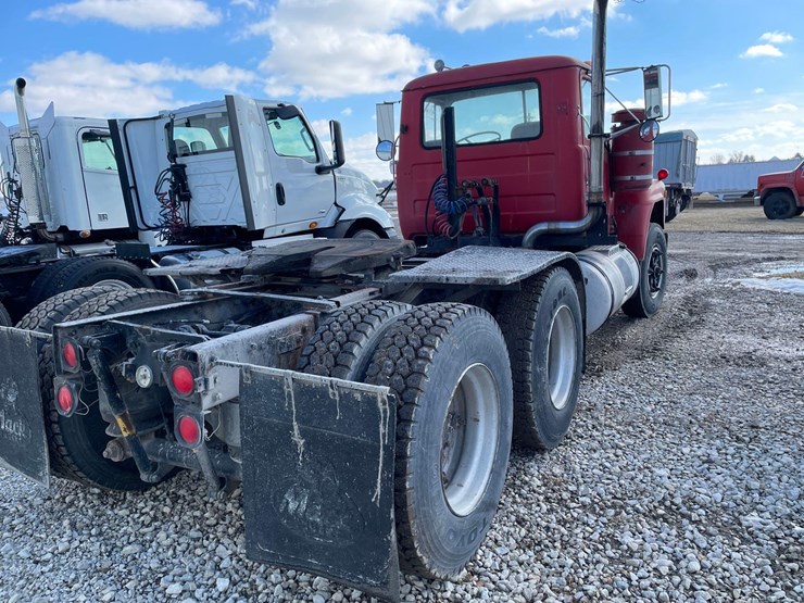 tag-#468,-1981-r-series-600-mack-semi-tractor-image-11