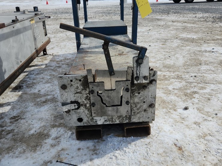 knudson-model-700k-5,-sn#-13538-(electric-5"-gutter-machine)-image-3