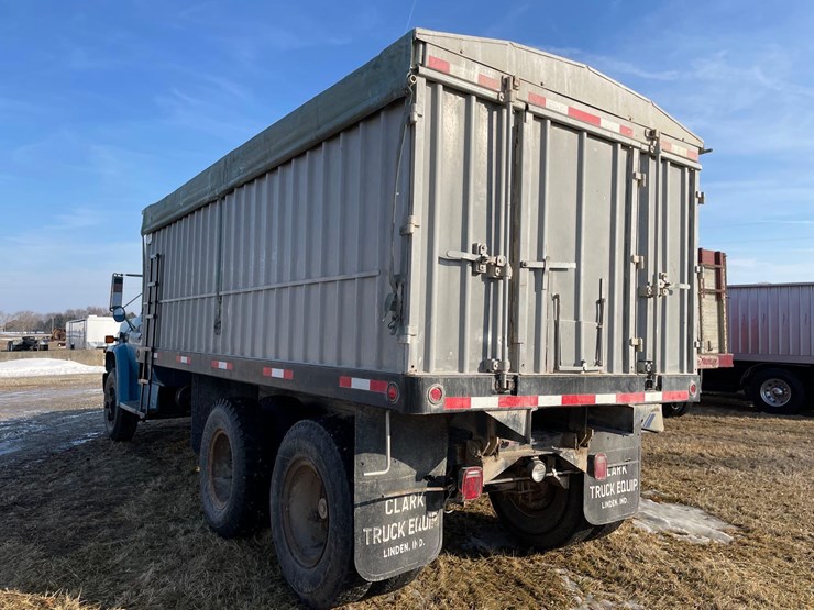1979-gmc-7000-image-9