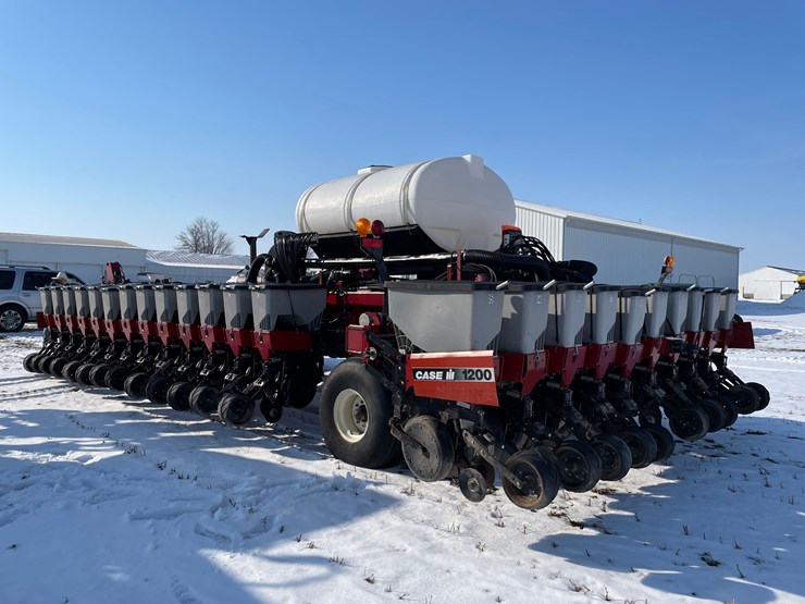 case-ih-1200-image-15