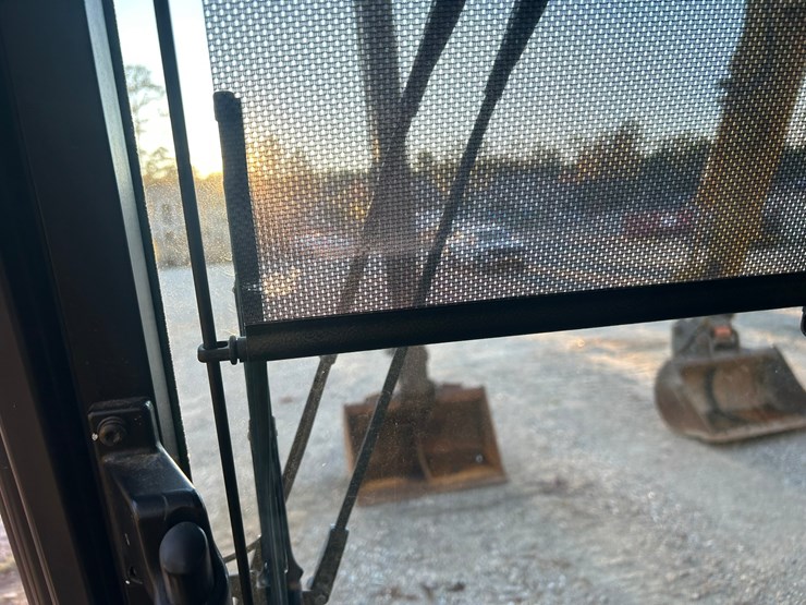 2019-volvo-ec250e-lr-image-8