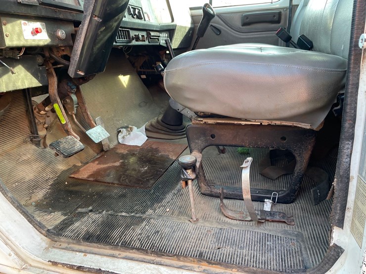 2000-case-ih-4700-image-13