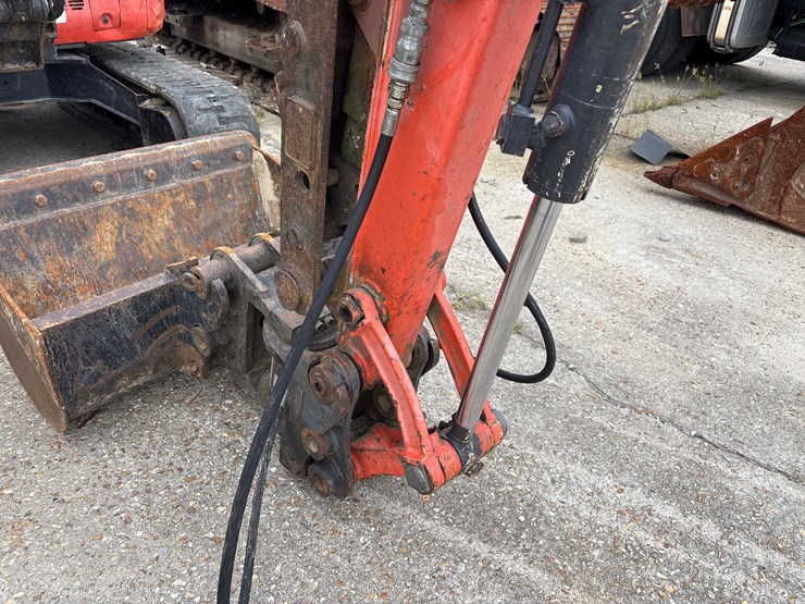 2017-kubota-kx040-4-image-15