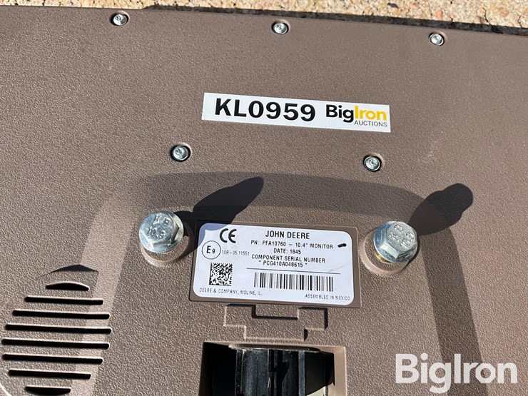 john-deere-autotrac-cab-monitor-extended-display-image-19
