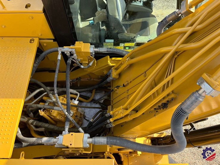 2018-caterpillar-326fl-image-83