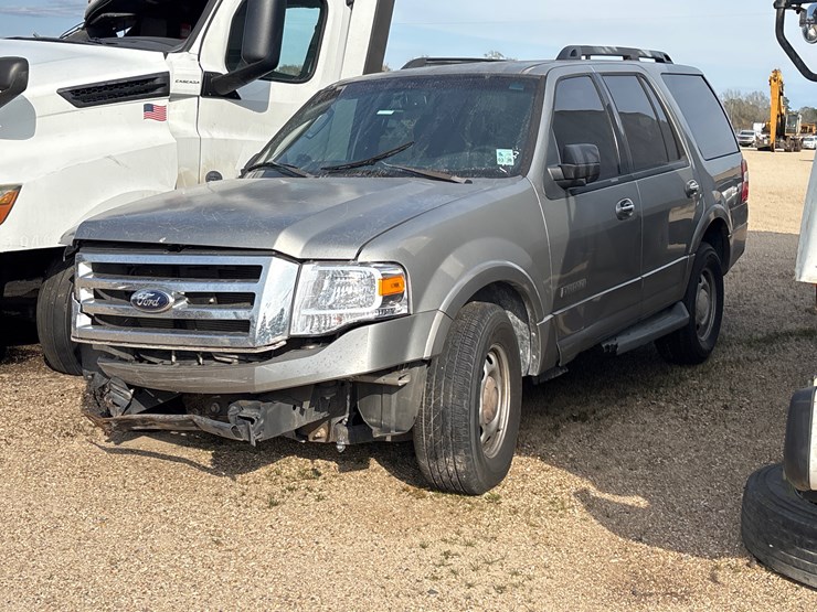 2008-ford-expedition-image-1