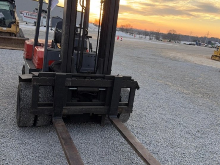 toyota-forklift-model-025fgu35,-sn#70068,-14,229-hrs,-2-stage-mast,-dual-front-wheels,-8,000-lbs-cap-image-16