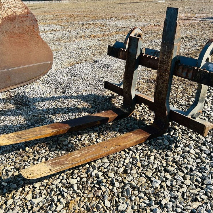 Volvo 83770 Pallet Fork Attachment