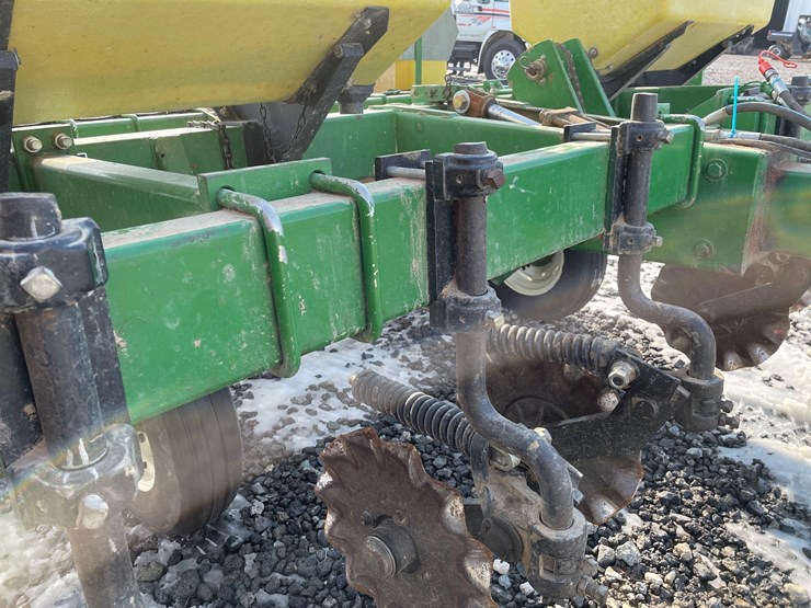 john-deere-7000-image-16