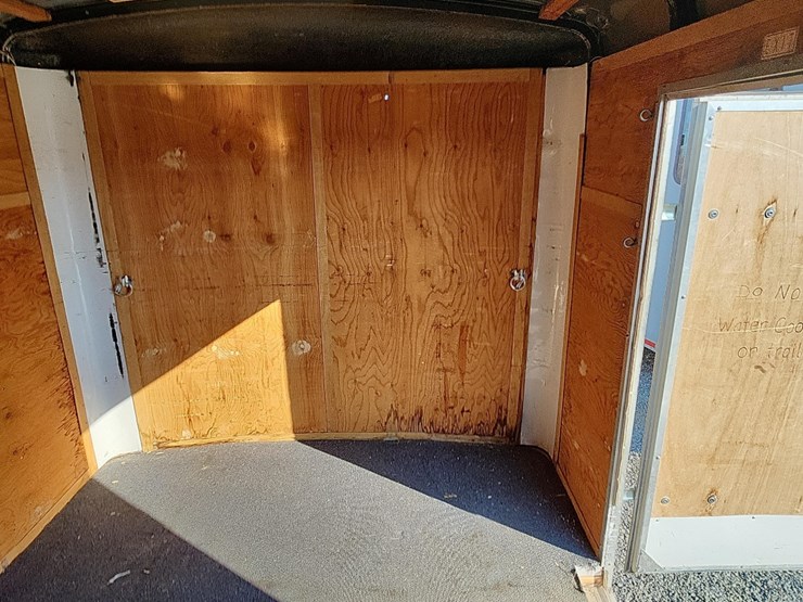 united-enclosed-trailer-w-wooden-racking-inside,-tandem-axle,-swing-doors,-side-door,-16'-image-6