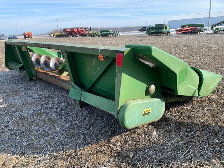 john-deere-630-image-1