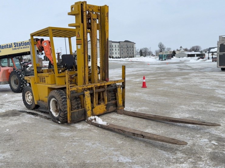 allis-chalmers-model-acp-120,-sn#-bcbo1181-gas-forklift-6665hrs-12,000lb-capacity-96"-forks-image-11