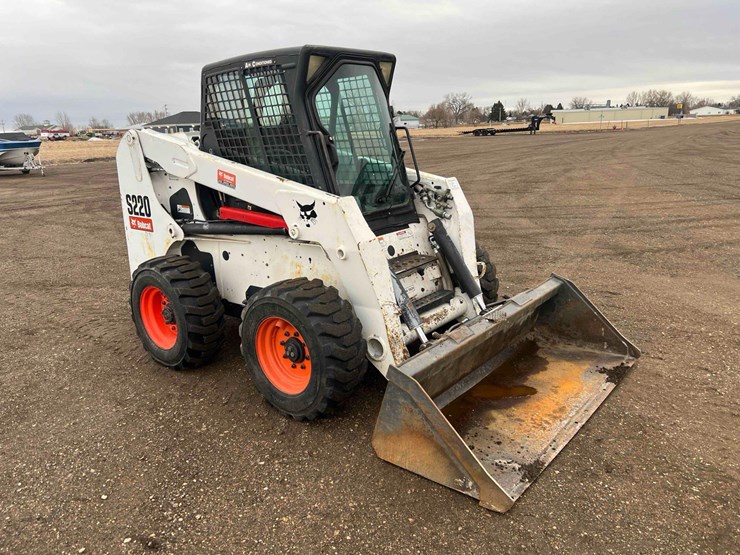 bobcat-s220-image-2